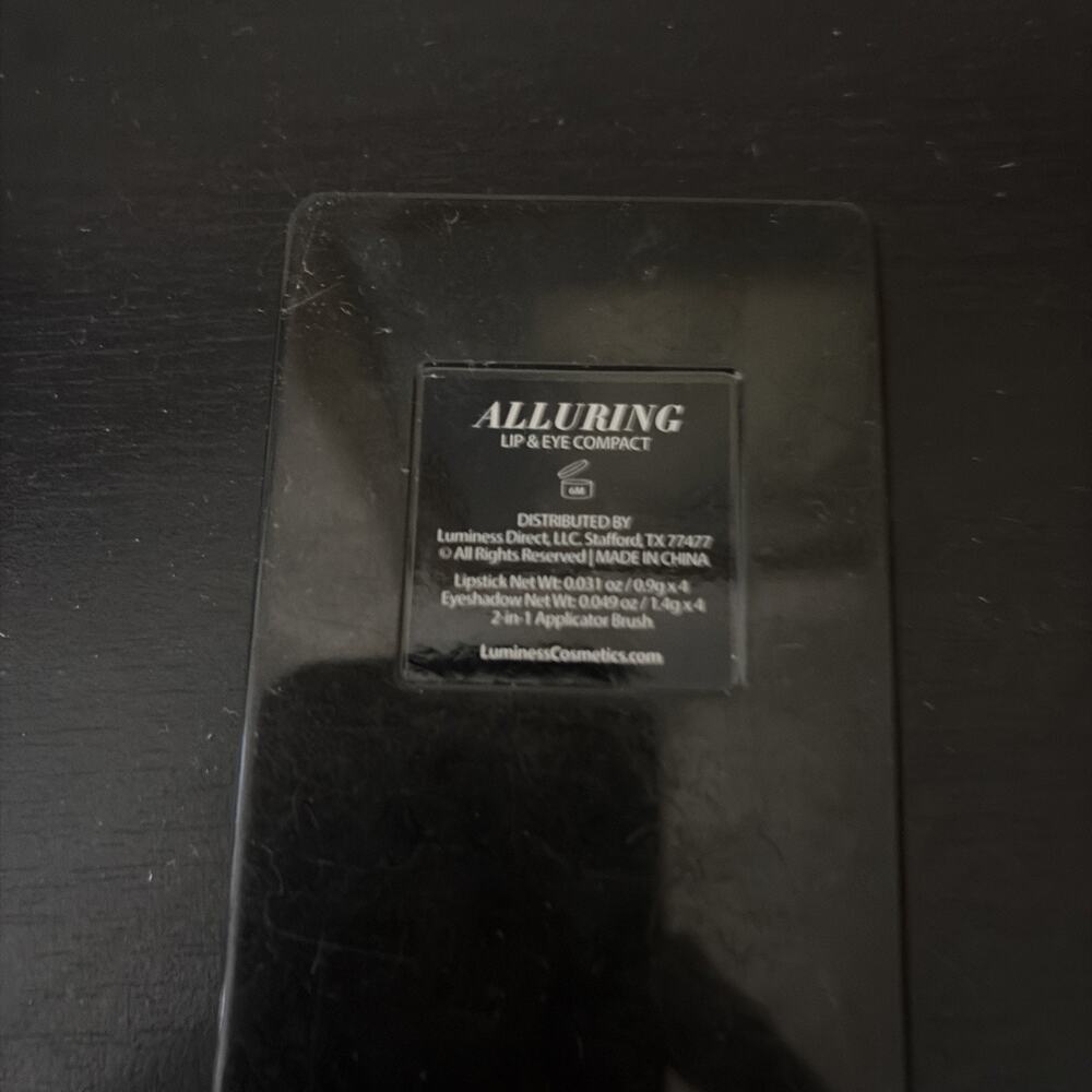 Luminess Alluring Lip and Eye Compact With Eyeshadow and Lipstick - New Makeup - Picture 5 of 5